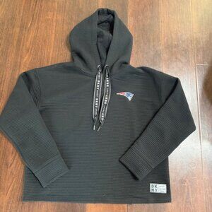 New England Patriots DKNY Sport Women's Zoey Crop Full-Zip Hoodie large